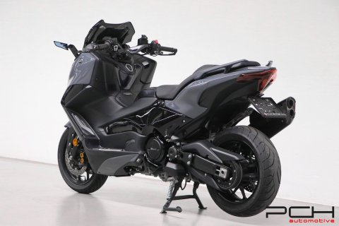 YAMAHA TMAX 560 - Akrapovic - Full Options -