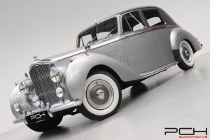 BENTLEY Type R Saloon